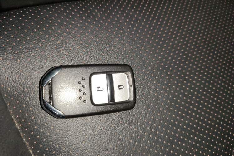Used Honda XR-V 2015 1.8L VTi CVT Luxury Edition Interior 1