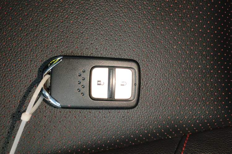 Used Honda XR-V 2015 1.8L VTi CVT Luxury Edition Interior 1