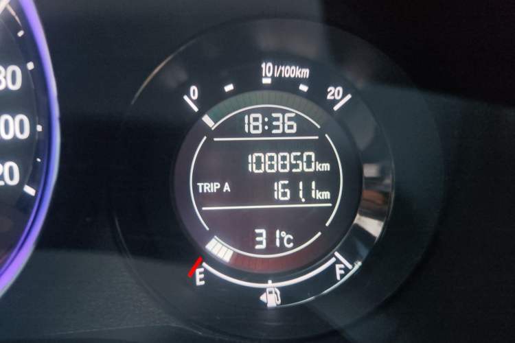 Used Honda XR-V 2015 1.5L LXi CVT Classic Edition Odometer Close Up