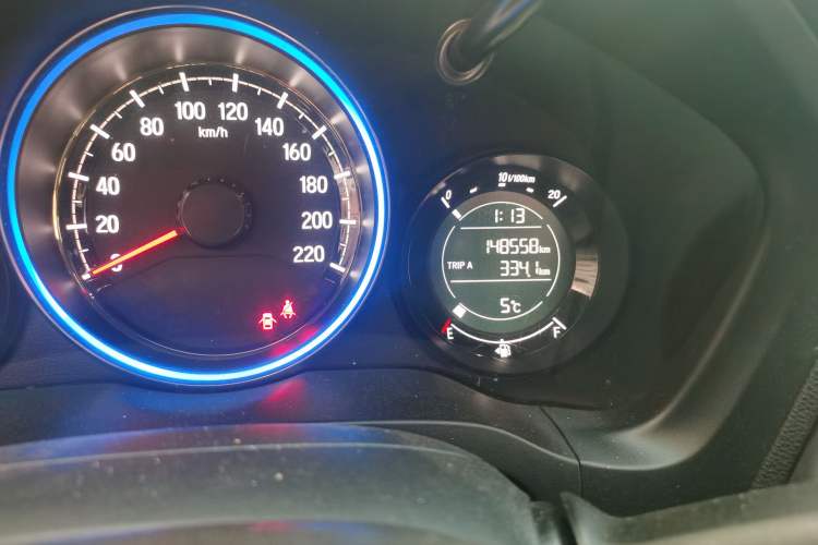Used Honda XR-V 2015 1.8L EXi CVT Comfort Version Odometer Close Up