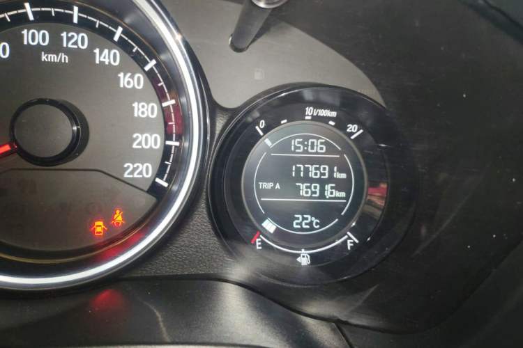 Used Honda XR-V 2015 1.8L EXi CVT Comfort Version Odometer Close Up