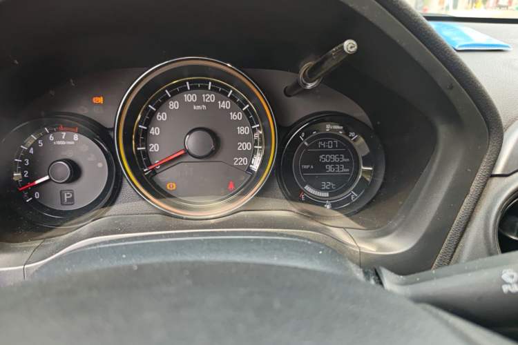 Used Honda XR-V 2015 1.5L LXi CVT Classic Edition Odometer Close Up
