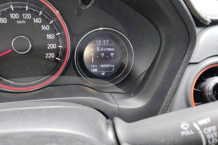 Used Honda XR-V 2015 1.8L VTi CVT Luxury Edition Odometer Close Up