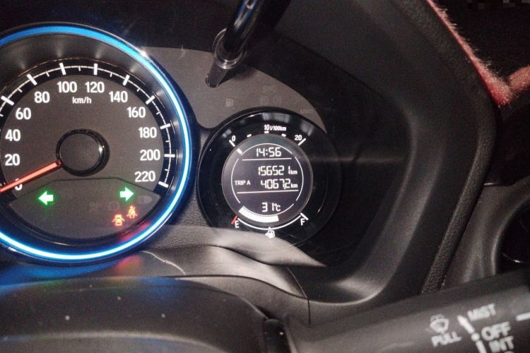 Used Honda XR-V 2015 1.8L EXi CVT Comfort Version Odometer Close Up