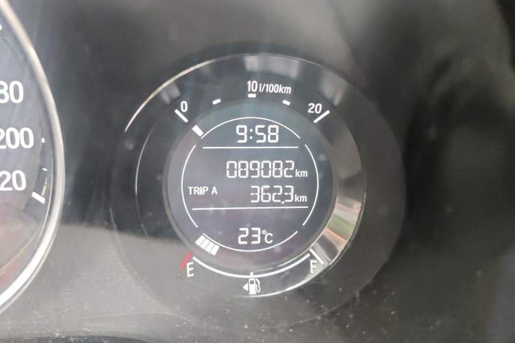 Used Honda XR-V 2015 1.8L EXi CVT Comfort Version Odometer Close Up