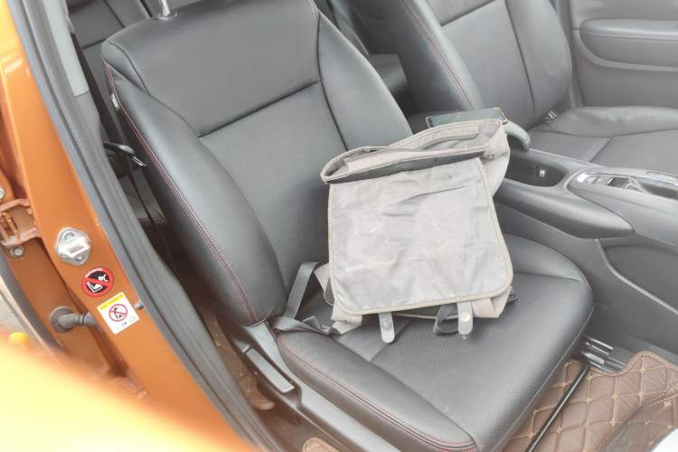 Used Honda XR-V 2015 1.5L LXi CVT Classic Edition Right Front Seat