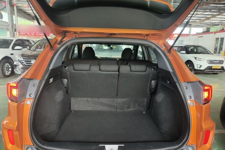 Used Honda XR-V 2015 1.5L LXi CVT Classic Edition Trunk