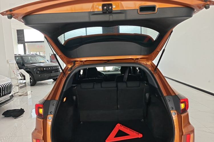 Used Honda XR-V 2015 1.5L LXi CVT Classic Edition Trunk