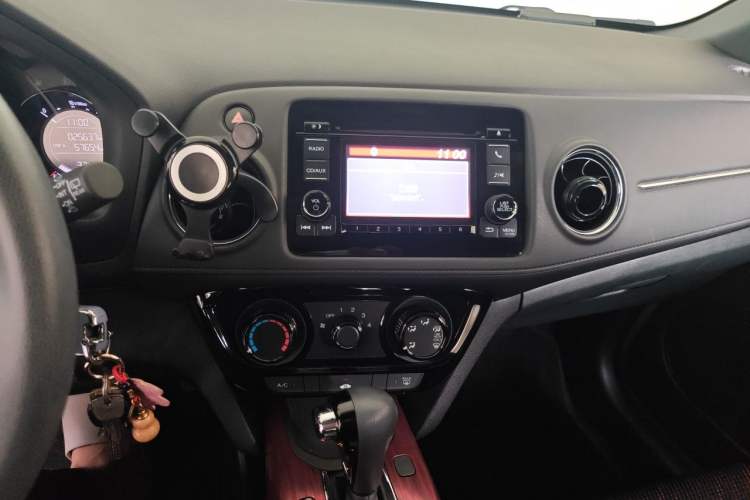 Used Honda XR-V 2017 1.5L LXi CVT Classic Edition Audio And AC Panel