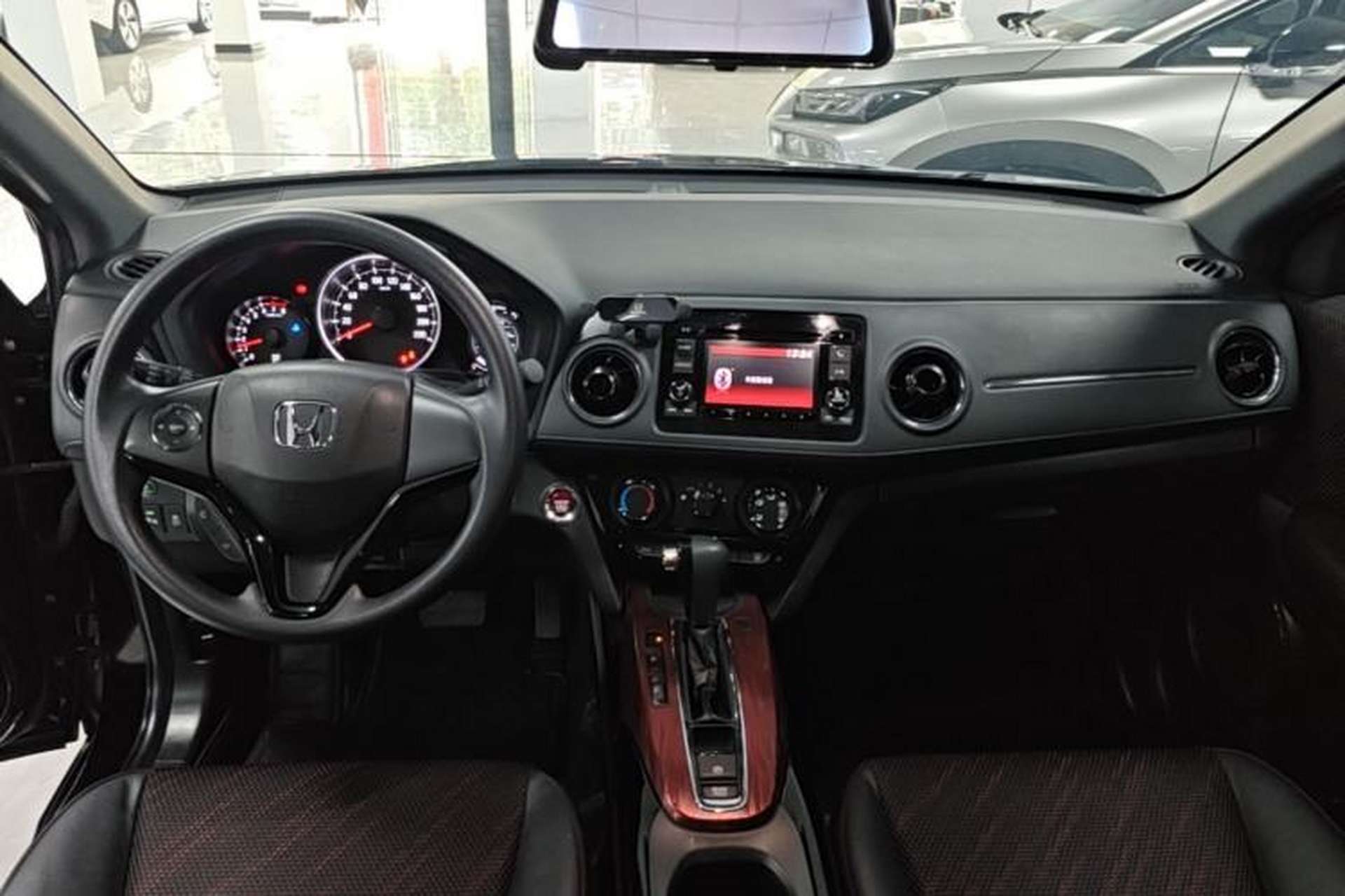 Used Honda XR-V 2017 1.8L EXi CVT Comfort Version Center Console