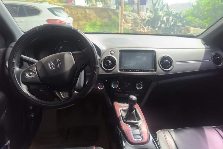 Used Honda XR-V 2017 1.8L EXi Manual Comfort Edition Center Console