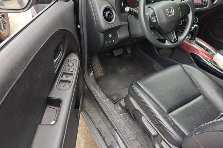 Used Honda XR-V 2017 1.5L LXi CVT Classic Edition Driver Seat