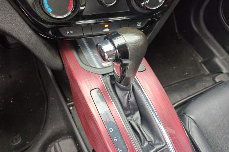 Used Honda XR-V 2017 1.5L LXi CVT Classic Edition Gear Lever