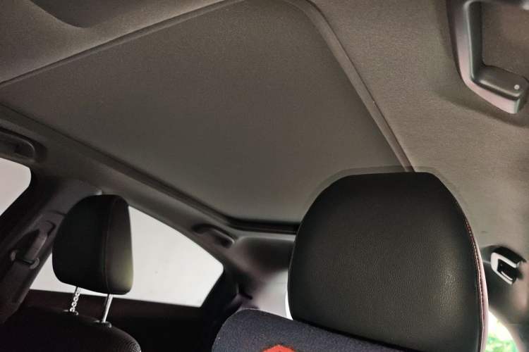 Used Honda XR-V 2017 1.8L EXi CVT Comfort Version Headliner