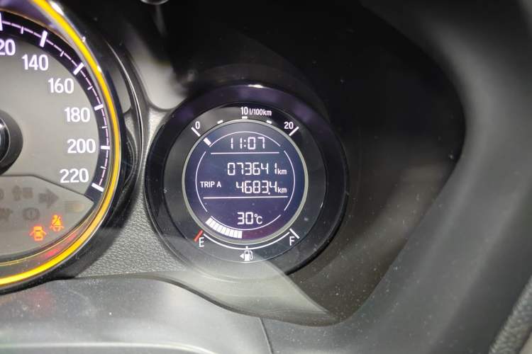 Used Honda XR-V 2017 1.8L EXi CVT Comfort Version Odometer Close Up