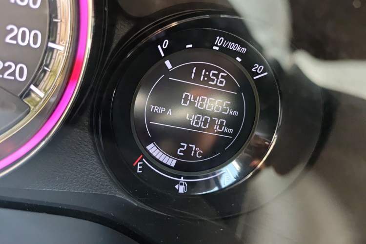 Used Honda XR-V 2017 1.8L EXi CVT Comfort Version Odometer Close Up