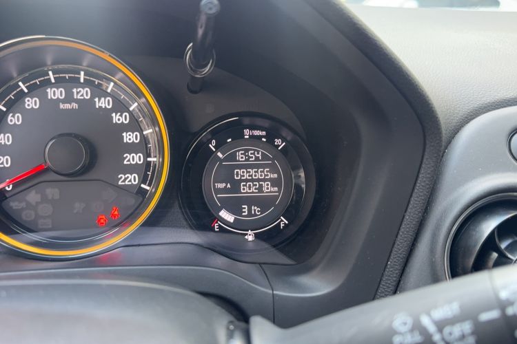 Used Honda XR-V 2017 1.5L LXi CVT Classic Edition Odometer Close Up