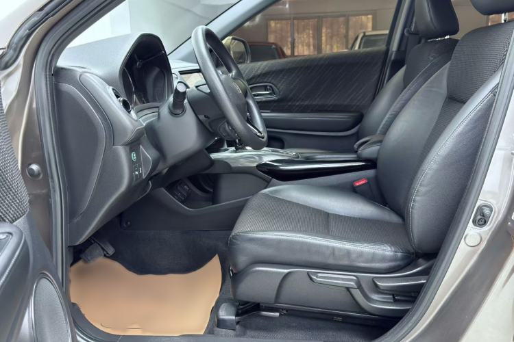 Used Honda XR-V 2017 1.5L LXi CVT Classic Edition Interior 3