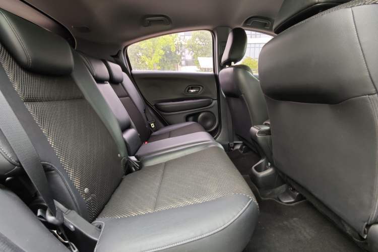 Used Honda XR-V 2017 1.5L LXi CVT Classic Edition Interior 6
