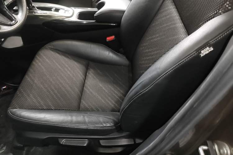 Used Honda XR-V 2017 1.8L EXi CVT Comfort Version Left Front Seat