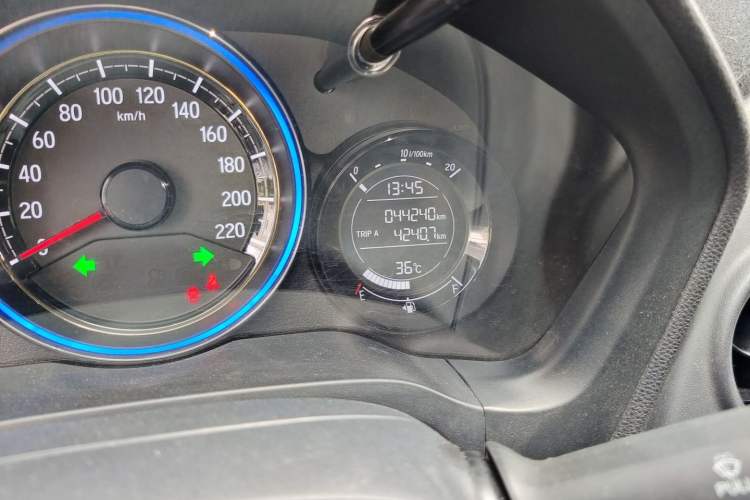 Used Honda XR-V 2017 1.5L LXi CVT Classic Edition Odometer Close Up