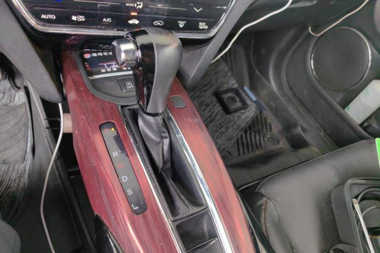 Used Honda XR-V 2017 1.8L VTi CVT Luxury Edition Gear Lever