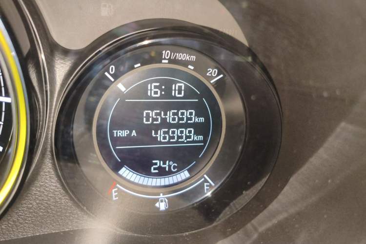 Used Honda XR-V 2017 1.8L EXi CVT Comfort Version Odometer Close Up