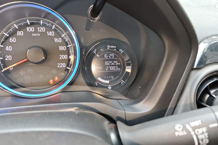 Used Honda XR-V 2017 1.5L LXi CVT Classic Edition Odometer Close Up