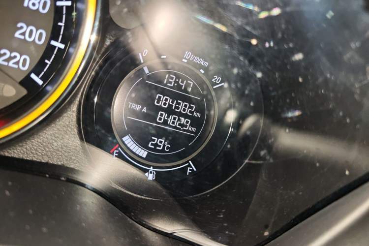 Used Honda XR-V 2017 1.8L EXi CVT Comfort Version Odometer Close Up