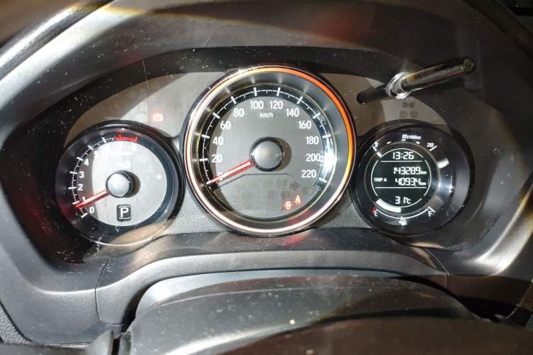 Used Honda XR-V 2017 1.8L EXi CVT Comfort Version Odometer Close Up