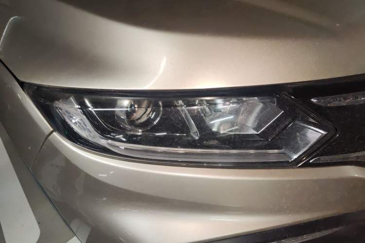 Used Honda XR-V 2017 1.8L EXi CVT Comfort Version Right Front Headlight