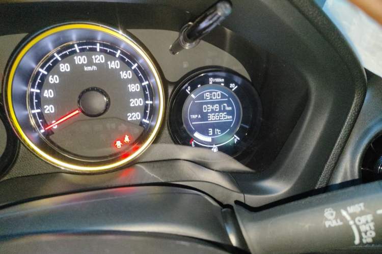 Used Honda XR-V 2017 1.8L EXi CVT Comfort Version Odometer Close Up
