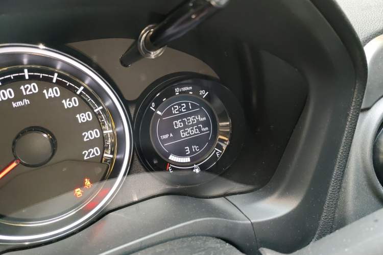 Used Honda XR-V 2017 1.5L LXi CVT Classic Edition Odometer Close Up