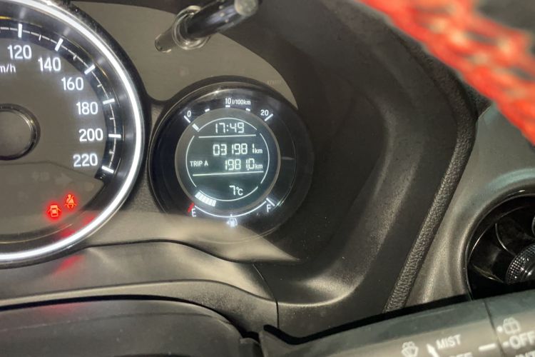 Used Honda XR-V 2017 1.8L EXi CVT Comfort Version Odometer Close Up