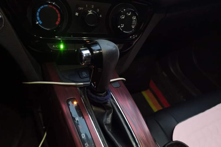 Used Honda XR-V 2017 1.8L EXi CVT Comfort Version Gear Lever