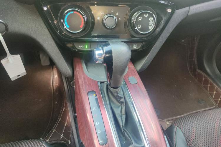 Used Honda XR-V 2017 1.5L LXi CVT Classic Edition Gear Lever