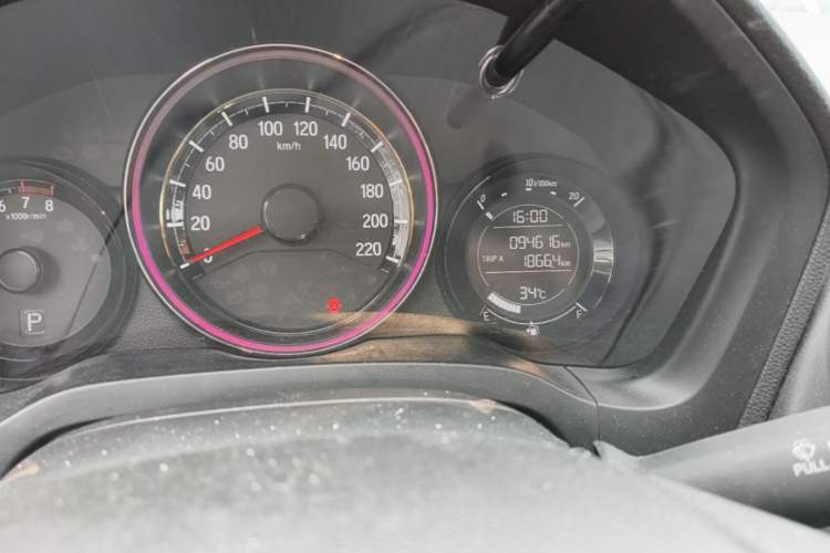 Used Honda XR-V 2017 1.5L LXi CVT Classic Edition Odometer Close Up