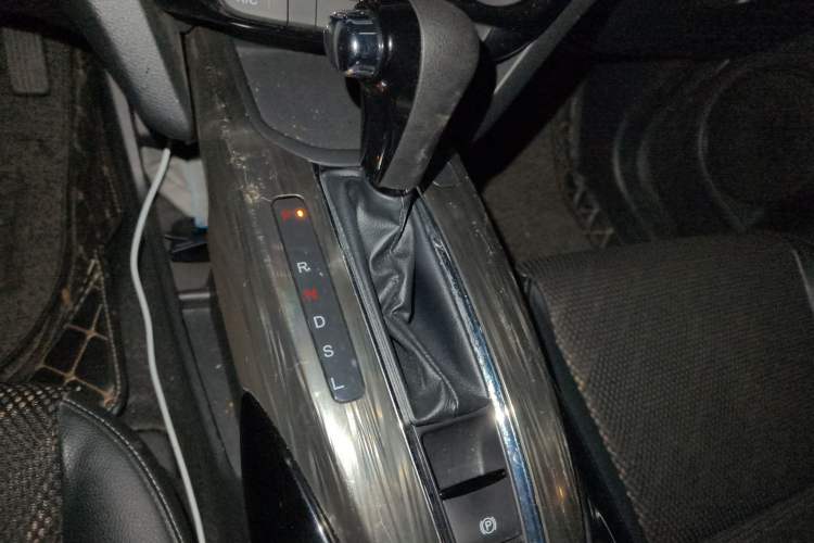 Used Honda XR-V 2017 1.5L LXi CVT Classic Edition Gear Lever