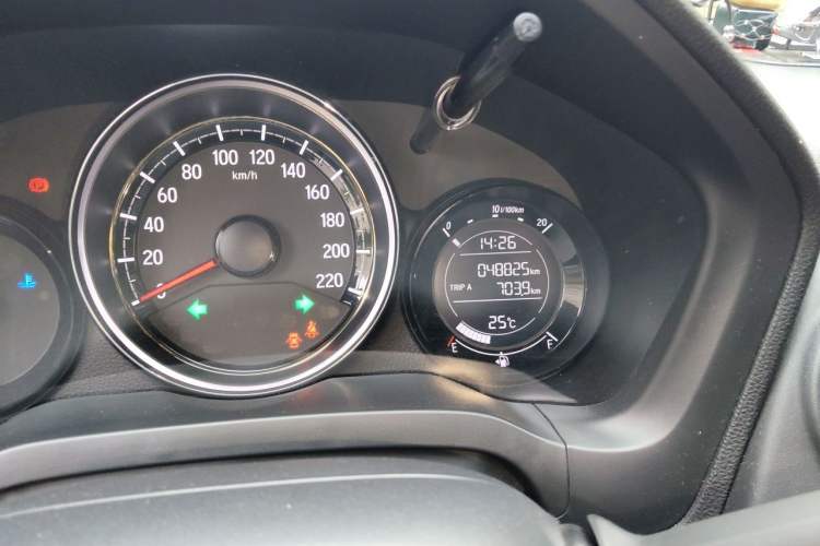 Used Honda XR-V 2017 1.5L LXi CVT Classic Edition Odometer Close Up
