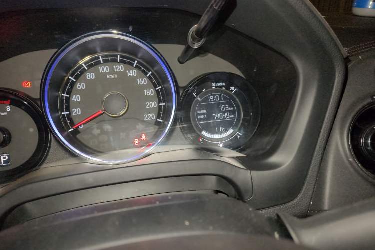 Used Honda XR-V 2017 1.5L LXi CVT Classic Edition Odometer Close Up