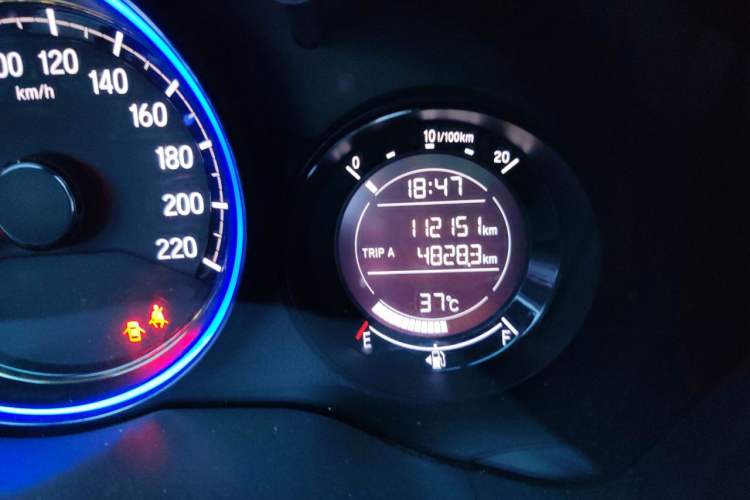 Used Honda XR-V 2017 1.5L LXi CVT Classic Edition Odometer Close Up
