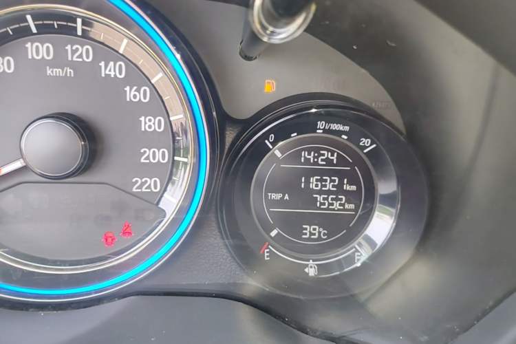 Used Honda XR-V 2017 1.8L EXi CVT Comfort Version Odometer Close Up