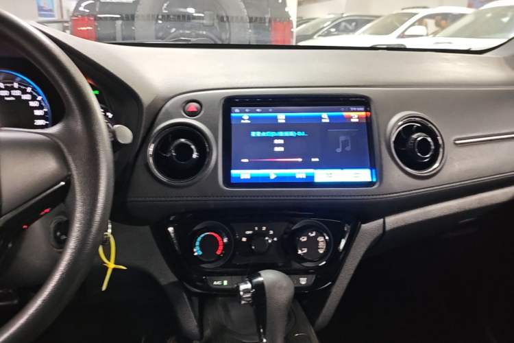 Used Honda XR-V 2017 1.5L LXi CVT Classic Edition Audio And AC Panel