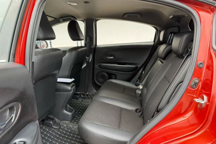 Used Honda XR-V 2017 1.5L LXi CVT Classic Edition Interior 4