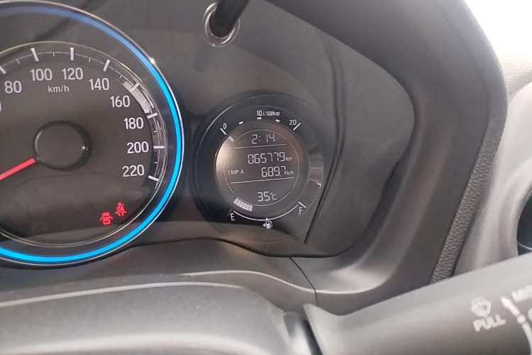 Used Honda XR-V 2017 1.5L LXi CVT Classic Edition Odometer Close Up