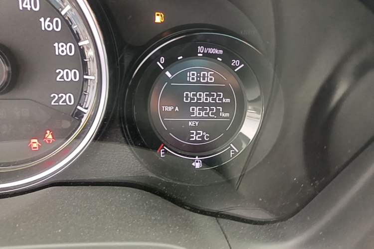Used Honda XR-V 2017 1.8L EXi CVT Comfort Version Odometer Close Up