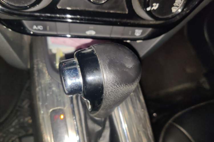 Used Honda XR-V 2017 1.8L EXi CVT Comfort Version Gear Lever