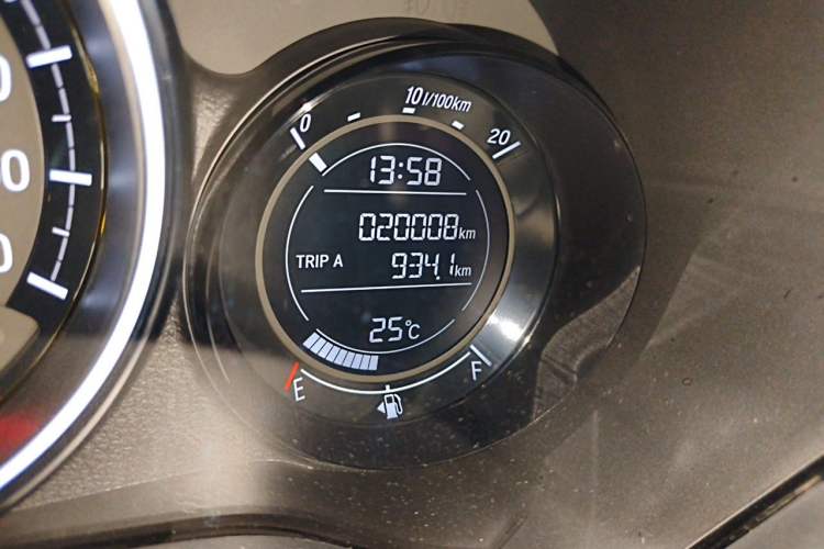 Used Honda XR-V 2017 1.8L EXi CVT Comfort Version Odometer Close Up