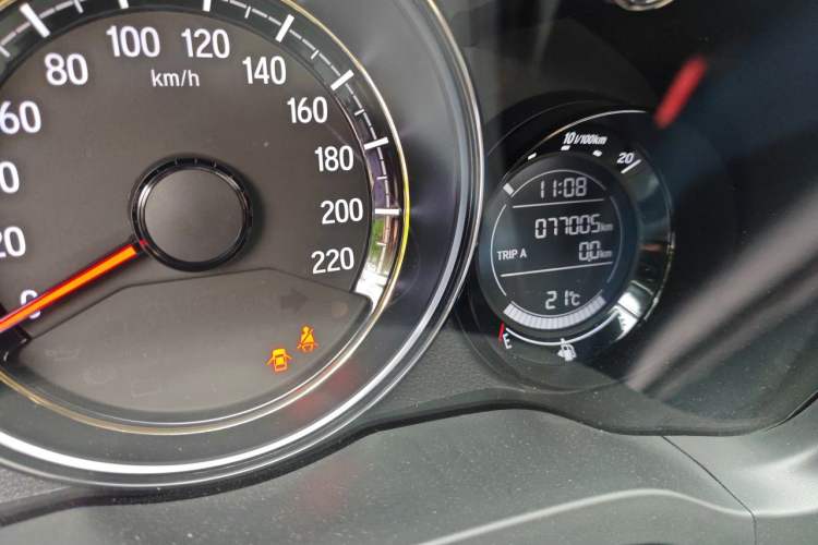 Used Honda XR-V 2017 1.8L EXi CVT Comfort Version Odometer Close Up