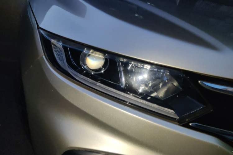 Used Honda XR-V 2017 1.8L EXi CVT Comfort Version Right Front Headlight